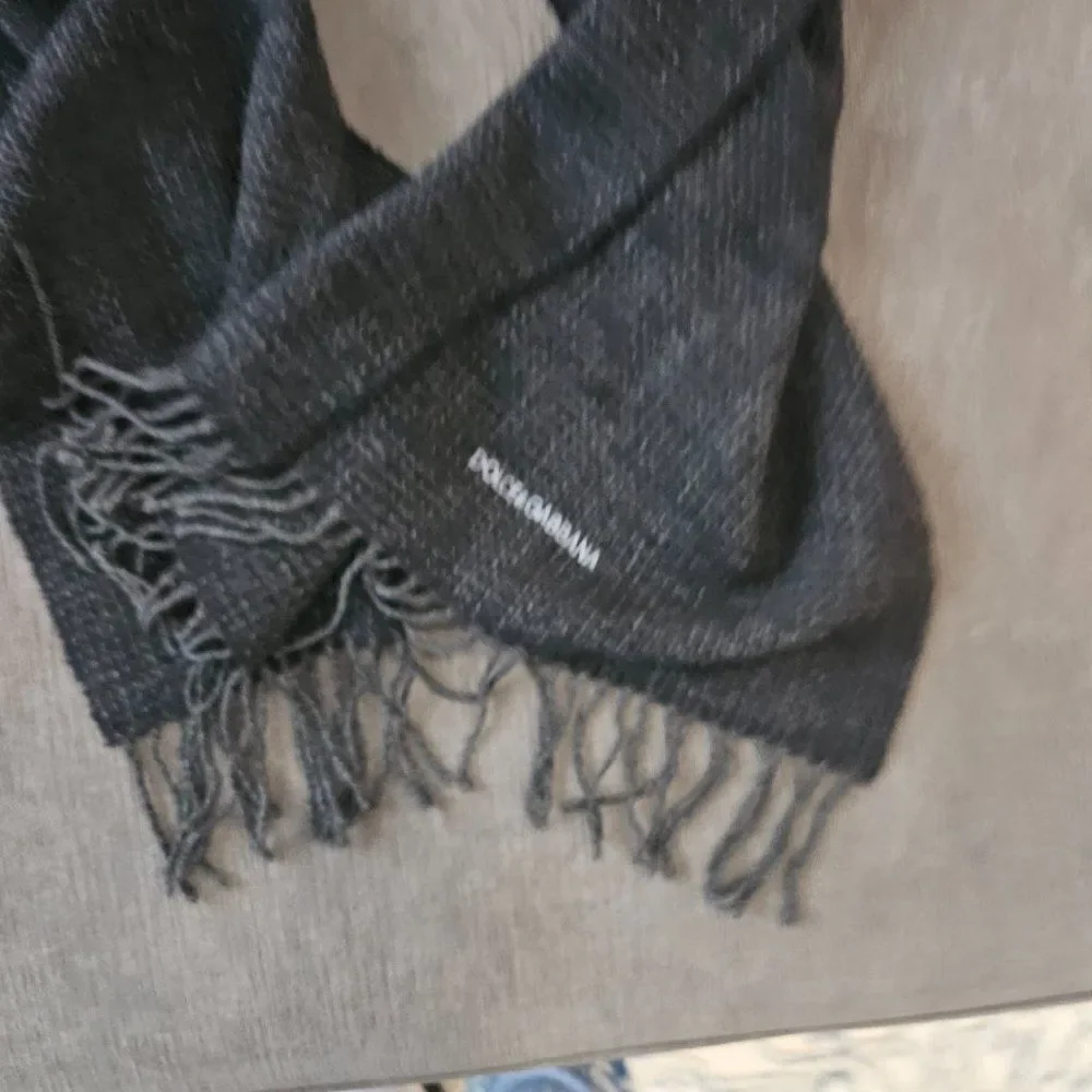 Dolce & Gabbana Women's Dark Gray Chunky Wool and Angora Knit Fringed Scarf - Picture 4 of 8